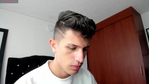 Snapshot of kevin_ahs1 chatting on 09.12.25 Kevin Ahs online show from 09.12.25