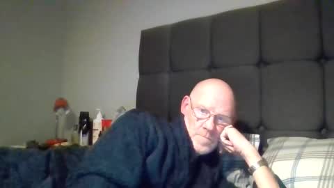 kevlooking4sez online show from 11.29.25