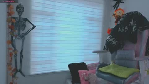 Snapshot of keyla_roberts_ chatting on 10.28.25 Adhara. Help me reach 100 likes online show from 10.28.25