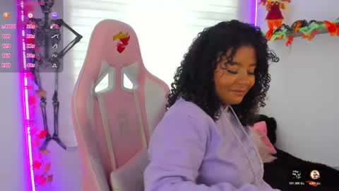 Snapshot of keyla_roberts_ chatting on 11.01.25 Adhara. Help me reach 100 likes online show from 11.01.25