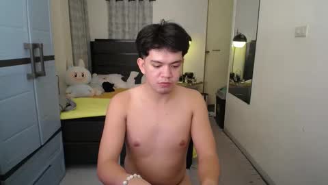 Snapshot of kh4lexx chatting on 01.09.26 Arch online show from 01.09.26