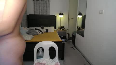 Snapshot of kh4lexx chatting on 01.11.26 Arch online show from 01.11.26