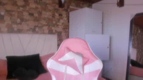 Snapshot of khaimy chatting on 04.28.26 Khami online show from 04.28.26
