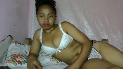 Snapshot of khaissa chatting on 12.20.25 khaissa online show from 12.20.25