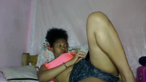 Snapshot of khaissa chatting on 12.22.25 khaissa online show from 12.22.25