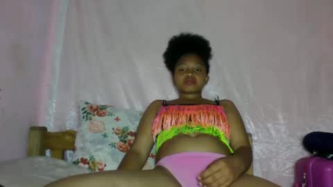 Snapshot of khaissa chatting on 12.22.25 khaissa online show from 12.22.25