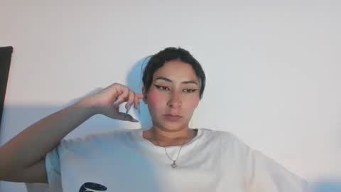 Snapshot of khaleesi_j chatting on 03.12.25 khaleesi_j online show from 03.12.25