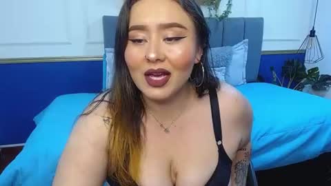 Snapshot of khalia_ chatting on 06.23.26 K H A I L A online show from 06.23.26