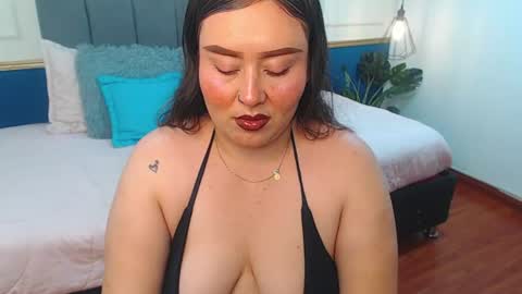 Snapshot of khalia_ chatting on 07.18.26 K H A I L A online show from 07.18.26