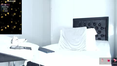 Snapshot of khalidrumie chatting on 11.10.25 Khalid Rumie online show from 11.10.25