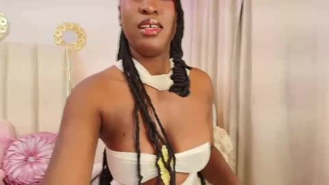 Snapshot of khalimaxwell chatting on 05.24.26 khalimaxwell online show from 05.24.26