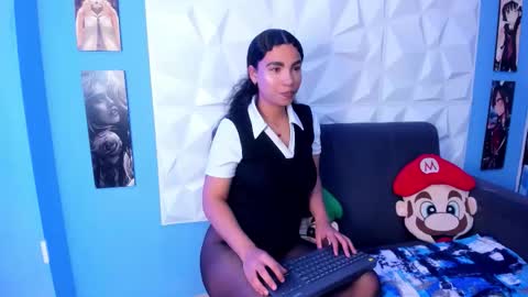 Snapshot of khateandersson chatting on 11.20.25 khateandersson online show from 11.20.25