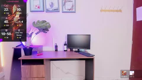 Snapshot of khateandersson chatting on 02.25.26 khateandersson online show from 02.25.26