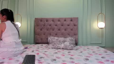 Snapshot of khaterine_hot_1 chatting on 02.22.25 Kathe Hot online show from 02.22.25