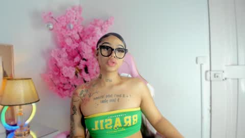 Khelany Isyy  online show from 12.04.24