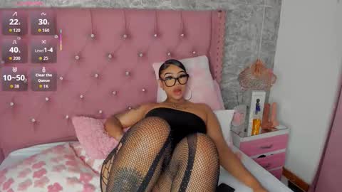 Khelany Isyy  online show from 12.16.25