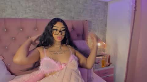 Khelany Isyy  online show from 02.11.26