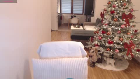 Khloe online show from 12.06.24