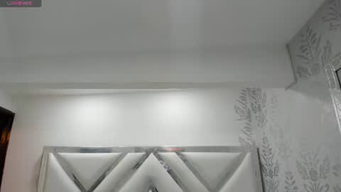 Snapshot of khloeblake chatting on 07.18.26 Khloe online show from 07.18.26