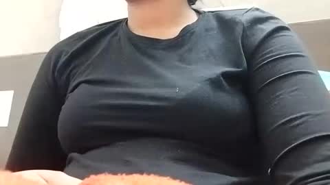 khushisinghh online show from 12.18.24