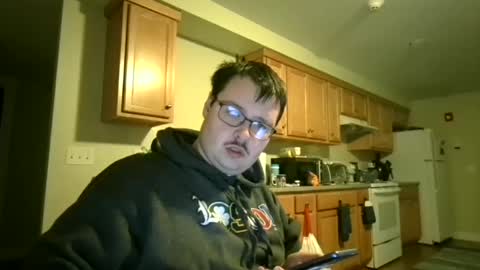 Snapshot of ki983799 chatting on 03.08.25 CJ online show from 03.08.25