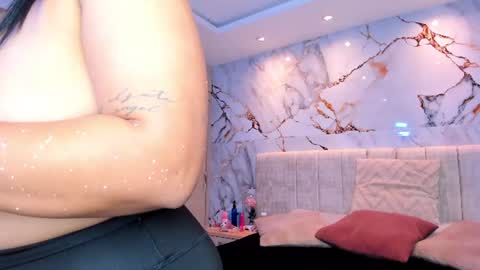 Snapshot of kiana_cream chatting on 06.18.26 N M online show from 06.18.26