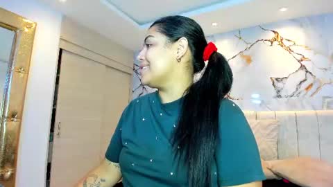 Snapshot of kiana_cream chatting on 06.19.26 N M online show from 06.19.26