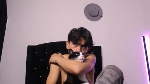 Snapshot of kianryu chatting on 11.04.25 Adrian Chlloe online show from 11.04.25