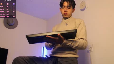 Snapshot of kianryu chatting on 12.14.25 Adrian Chlloe online show from 12.14.25