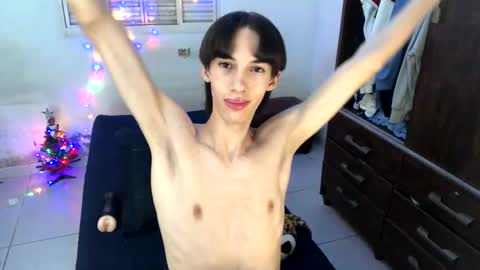 Snapshot of kiantwink chatting on 12.28.24 kiantwink online show from 12.28.24