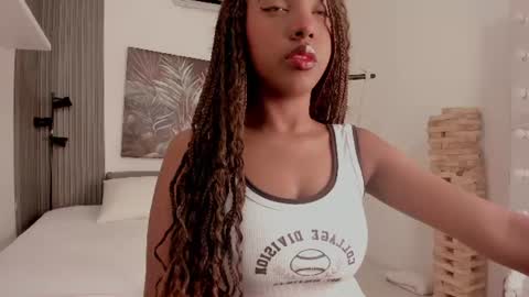 Snapshot of kiara_curls chatting on 07.23.26 Kiara online show from 07.23.26