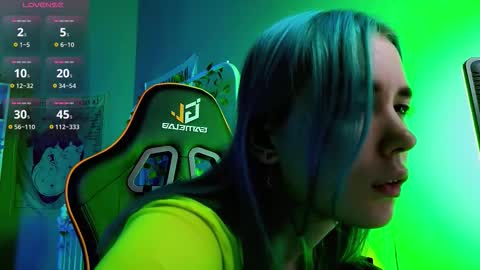 Snapshot of kiara_dream chatting on 09.10.25 Kira online show from 09.10.25