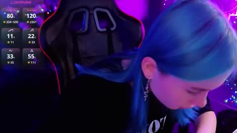 Snapshot of kiara_dream chatting on 09.23.25 Kira online show from 09.23.25