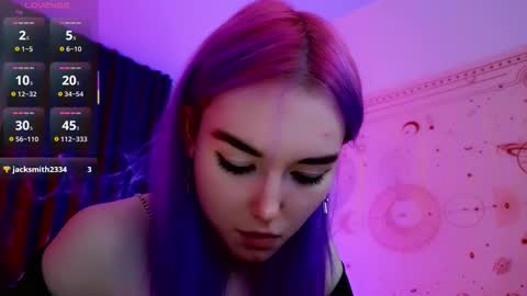 Snapshot of kiara_dream chatting on 10.24.25 Kira online show from 10.24.25