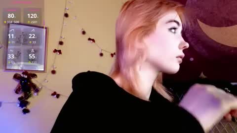 Snapshot of kiara_dream chatting on 01.17.26 Kira online show from 01.17.26