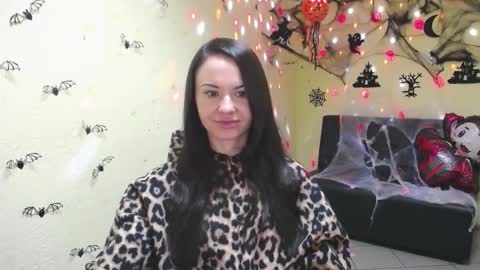 Snapshot of kiaracriegs chatting on 10.24.25 Kara online show from 10.24.25