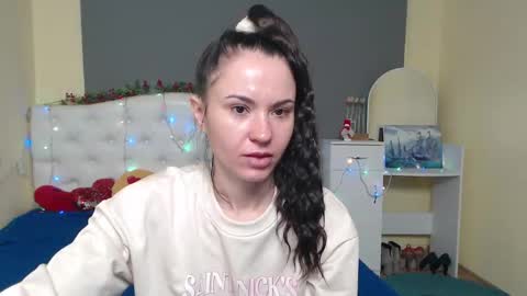 Snapshot of kiaracriegs chatting on 12.05.25 Kara online show from 12.05.25