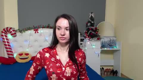 Snapshot of kiaracriegs chatting on 12.14.25 Kara online show from 12.14.25