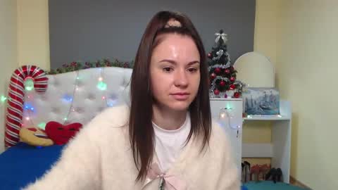 Snapshot of kiaracriegs chatting on 12.19.25 Kara online show from 12.19.25