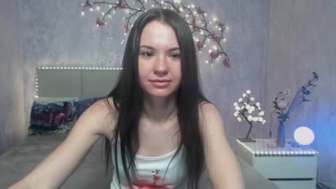 Snapshot of kiaracriegs chatting on 03.06.26 Kara online show from 03.06.26