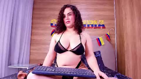 Snapshot of kiaralopez_ chatting on 06.19.26 kiaralopez_ online show from 06.19.26