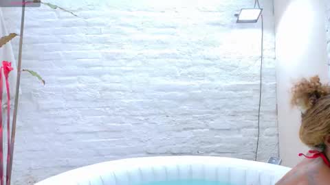 Snapshot of kiaratentation chatting on 02.21.26 kiaratentation online show from 02.21.26