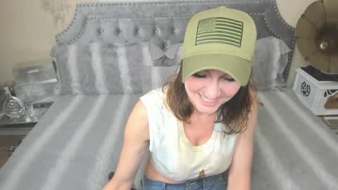 Snapshot of kiarose chatting on 01.29.25 Kia Rose online show from 01.29.25