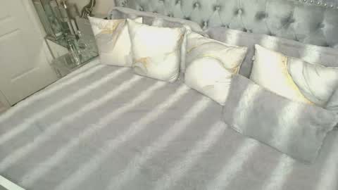 Snapshot of kiarose chatting on 10.23.25 Kia Rose online show from 10.23.25