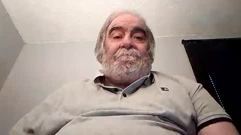 Snapshot of kickinme chatting on 10.19.25 KICKINME online show from 10.19.25