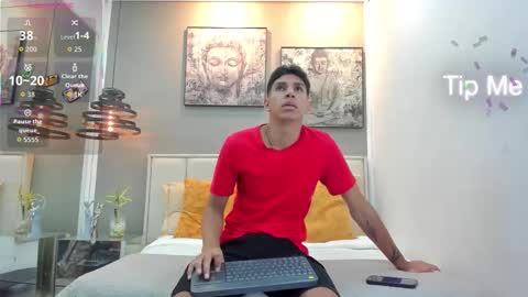 Snapshot of kieran_derek chatting on 11.21.25 Kieran Derek online show from 11.21.25