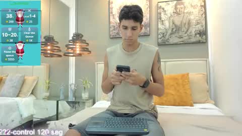 Snapshot of kieran_derek chatting on 12.15.25 Kieran Derek online show from 12.15.25