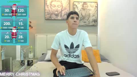 Snapshot of kieran_derek chatting on 12.23.25 Kieran Derek online show from 12.23.25