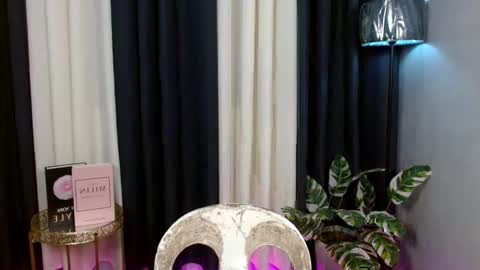 Snapshot of kiethmadison_miller chatting on 09.30.25 Im Mia online show from 09.30.25