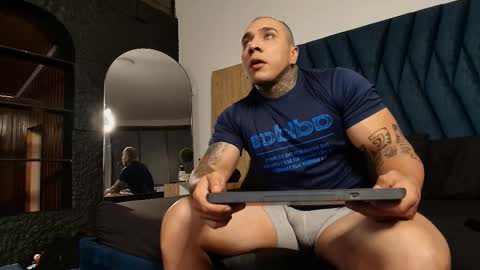 Snapshot of kiing_magic chatting on 02.11.26 kiing magic online show from 02.11.26